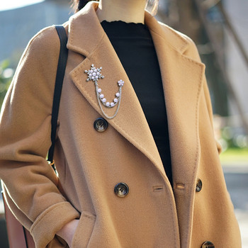 Нова метална перлена брошка снежинка Верига с пискюли Корсаж Костюм Игли за яка на риза Модни бижута Брошки за дамски аксесоари