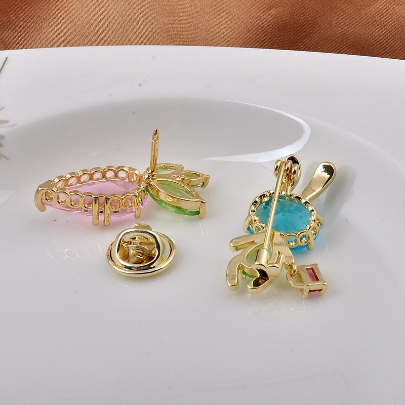 Nove slatke životinje, zečevi, kristalni broševi za žene, modne igle za revere od mrkve, ležerni nakit, dodaci za odjeću