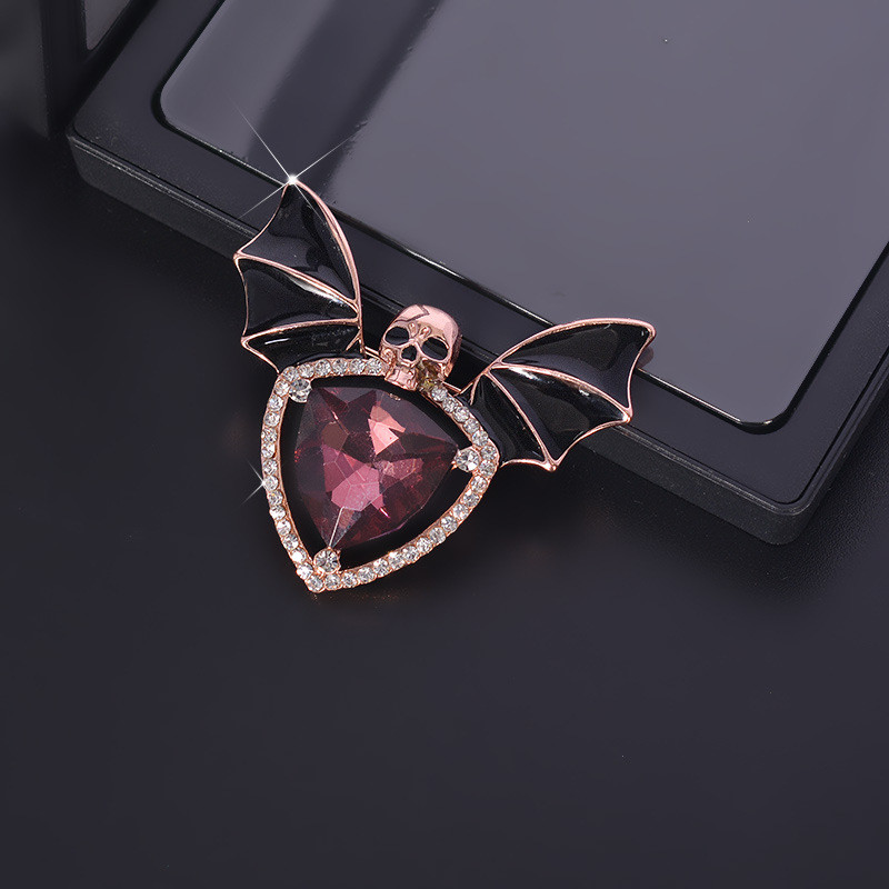 Panka stila kristāla galvaskausa piespraude Vintage kalnu kalnu spārnu nozīmīte atloka piespraudes sievietēm vīriešiem Aksesuāri Helovīna saktas dāvanas