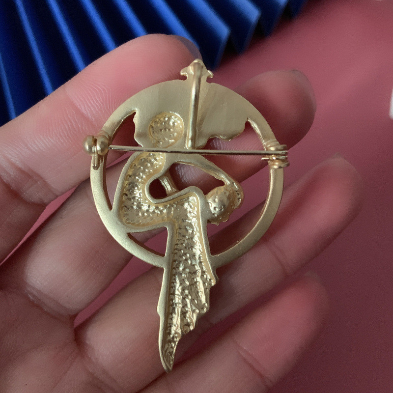 Vintage metāla eņģeļu pērļu sakta zelta krāsas nozīmīte atloka piespraude uzvalkam kreklam apkakles piespraudes Šalle sprādze Korsāža rotaslietas aksesuāri