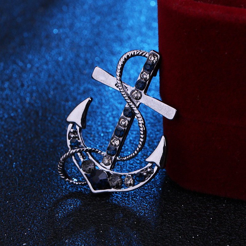 Europska moda Zlatna boja Kristalno sidro Broš Modni kormilo broda Igle za ovratnik Nakit Igla za ovratnik košulje Broš za muškarce Pokloni