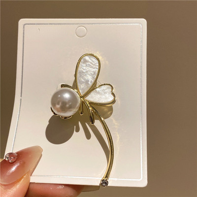 Kristāla spāru tauriņu piespraudes sievietēm Metāla pērļu loks, ziedu atloka piespraudes Jauki kukaiņu nozīmīte Modes aksesuāri Dāvanas