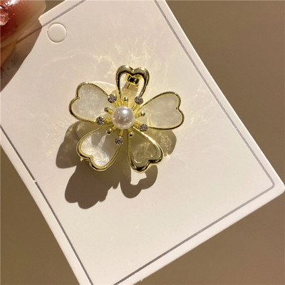 Kristāla spāru tauriņu piespraudes sievietēm Metāla pērļu loks, ziedu atloka piespraudes Jauki kukaiņu nozīmīte Modes aksesuāri Dāvanas