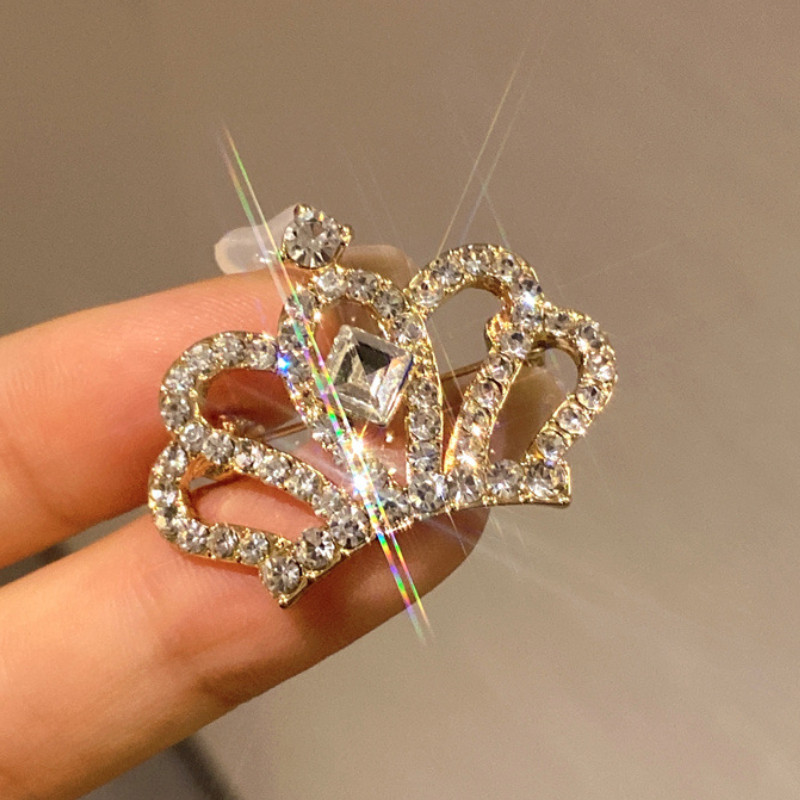 Novi modni broševi s metalnom krunom od kristala i bisernih revera igle za odijela igle za ovratnik košulje za žene Nakit Dodaci