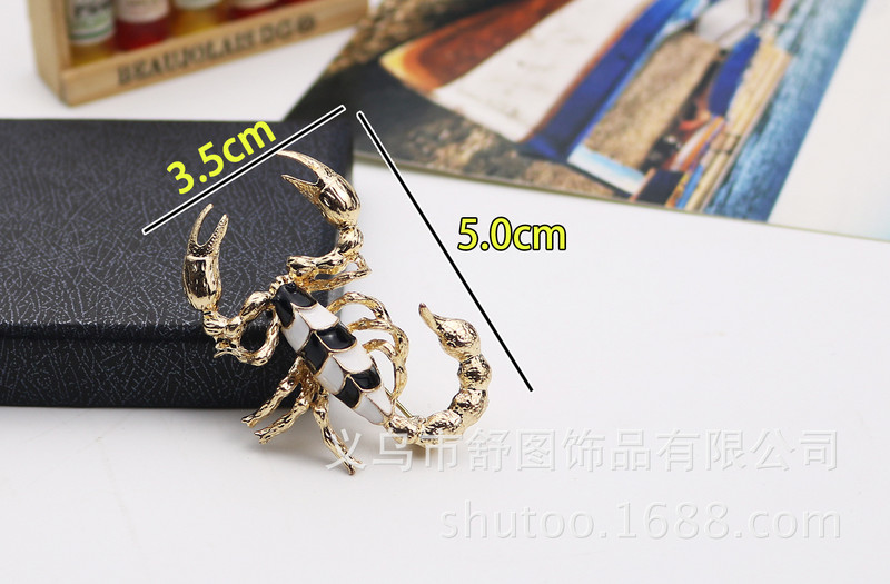 Modni novi pozlaćeni posrebreni emajl Broš Škorpion Osobnost Temperament Korzaž Rever Igla Muški odjevni dodaci Pokloni