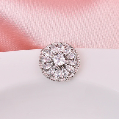 Augstākās klases kristāla ziedu bezizsekojamās magnēta saktas sievietēm Metāla spēcīgas magnētiskas kalnu strēles korsāžas modes rotaslietas dāvanas