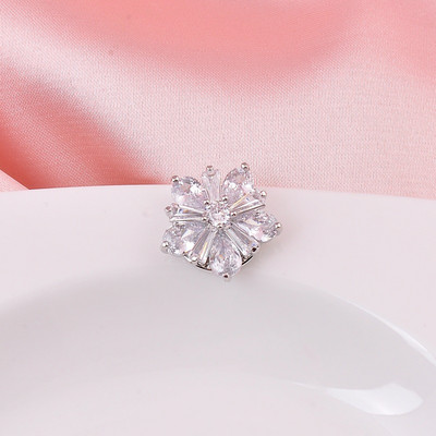 Augstākās klases kristāla ziedu bezizsekojamās magnēta saktas sievietēm Metāla spēcīgas magnētiskas kalnu strēles korsāžas modes rotaslietas dāvanas