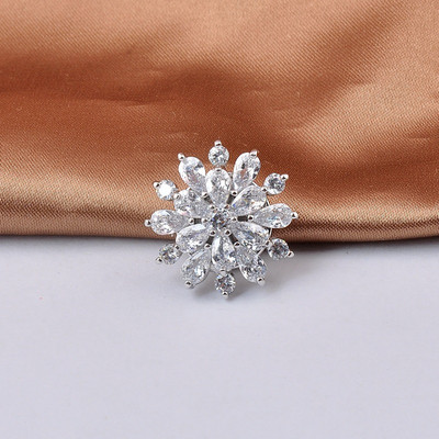 Augstākās klases kristāla ziedu bezizsekojamās magnēta saktas sievietēm Metāla spēcīgas magnētiskas kalnu strēles korsāžas modes rotaslietas dāvanas