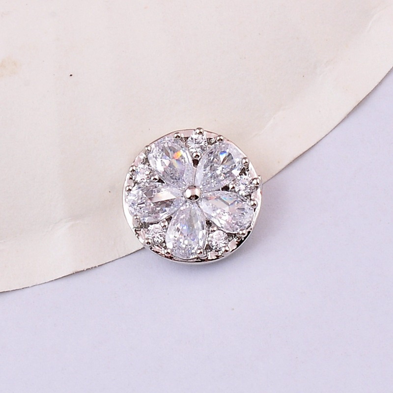 Augstākās klases kristāla ziedu bezizsekojamās magnēta saktas sievietēm Metāla spēcīgas magnētiskas kalnu strēles korsāžas modes rotaslietas dāvanas