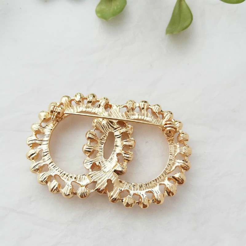 Jaunas modes emaljas adatas zelta krāsas pērļu saktas sievietēm šalles sprādzes atloka piespraudes un piespraudes rotaslietas grezni apģērbu aksesuāri