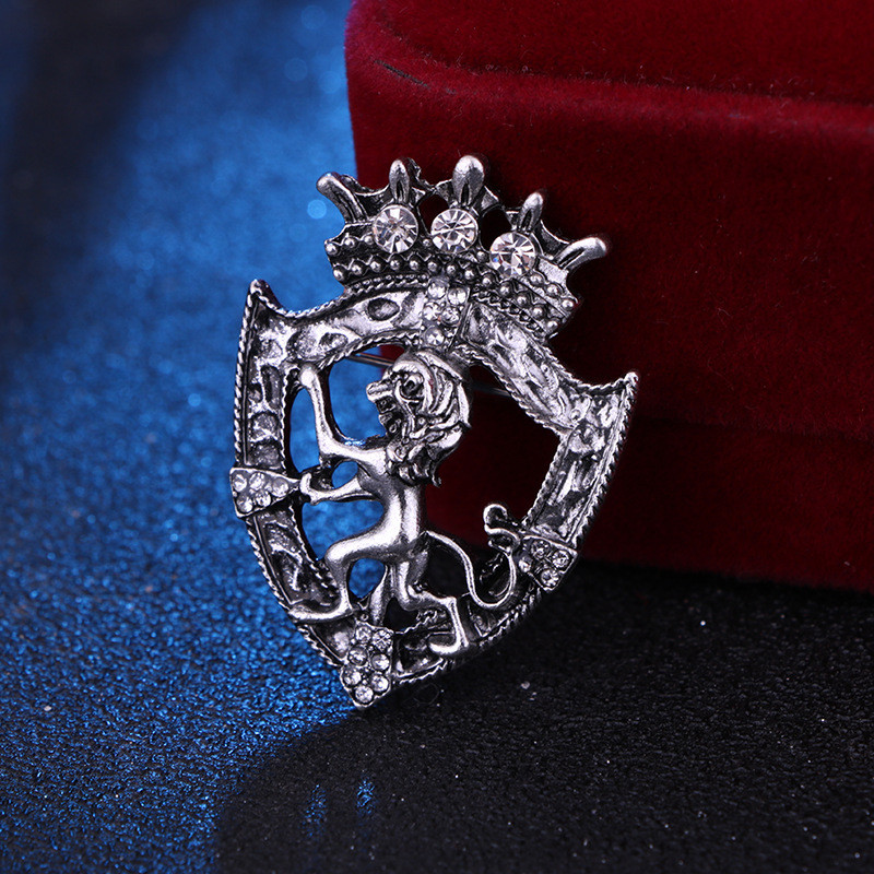 Retro Lav Kristalni broš Igle Životinjska kruna Rever Korsaž Muška košulja Igle za kragnu odijela Modni nakit Colthing Dodaci