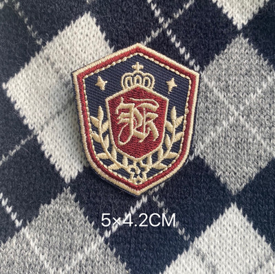 Koledžas stila mājdzīvnieks JK krekls tauriņš Kaķu apkakle Skolas nozīmīte Piespraude Kaķis Bišons Rotaļu apģērbu aksesuāri Kaķēnu aksesuāri