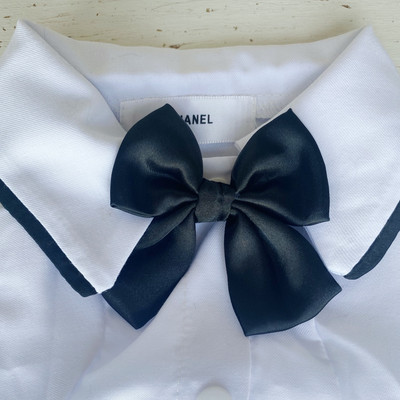 Koledžas stila mājdzīvnieks JK krekls tauriņš Kaķu apkakle Skolas nozīmīte Piespraude Kaķis Bišons Rotaļu apģērbu aksesuāri Kaķēnu aksesuāri