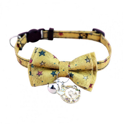 Skaista mājdzīvnieka kaklasiksna Jauka kaķēna kaklasiksna ar augstu elastību pretbloķēšanas zvani Maza mājdzīvnieka suņa kaķa drošības josta