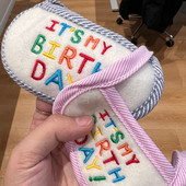 Pas Mačka Bids Rođendanska Bib Šal za kućne ljubimce Štenci Mačji šal Vez Trokutasto vezivo Mali pas Bandana Slatka kawaii mačka Dodaci