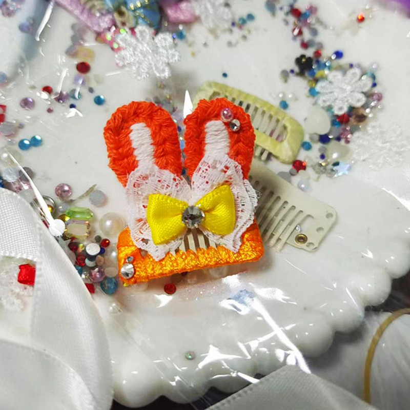 Parādīt unikālu šarmu, pievilcīgas Cosplay mājdzīvnieku stieņus ar mākslīgā kristāla lolojumdzīvnieku izstrādājumu