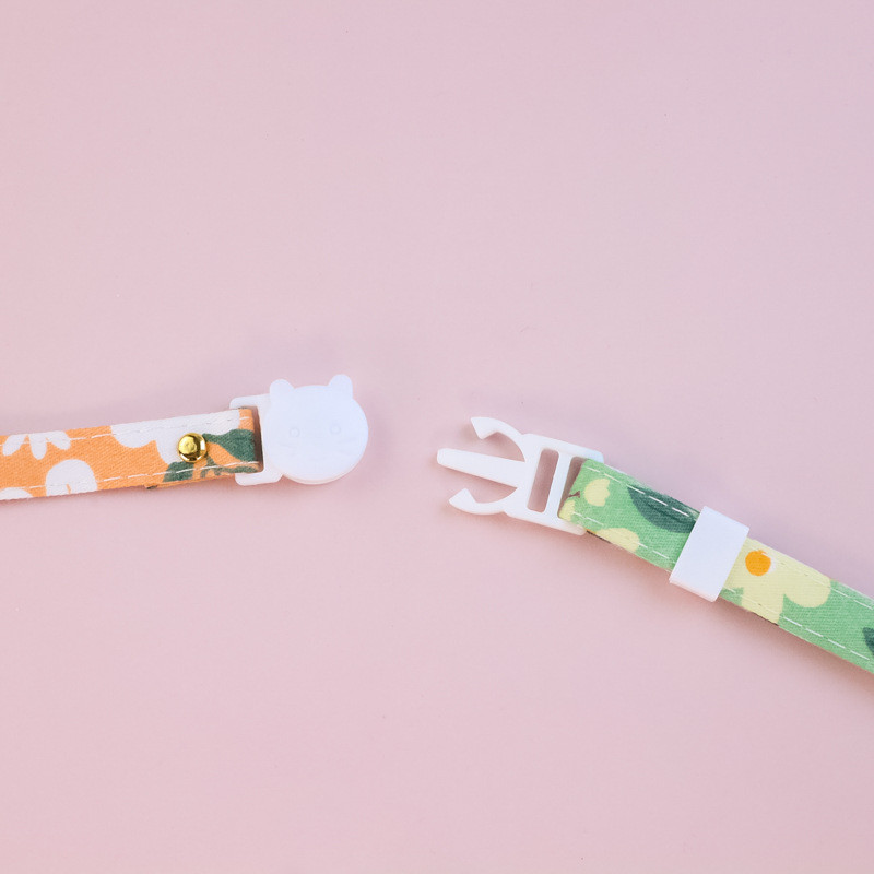 5 värvi Lilletrükiga kassi kaelarihm 1 tk puuvillast reguleeritav kellukestega Lemmiklooma koera kaelarihm Moodne kassipoega kaelakee kassitarvikud