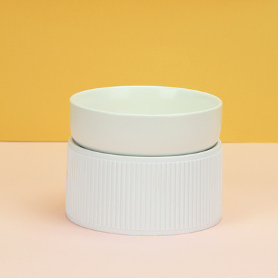 Kassi keraamiline toiduveekauss alusega Väikesed koerad Kõrgendatud Joomine Söötmiskausid Lemmikloomade ümberminekuvastased söötjad