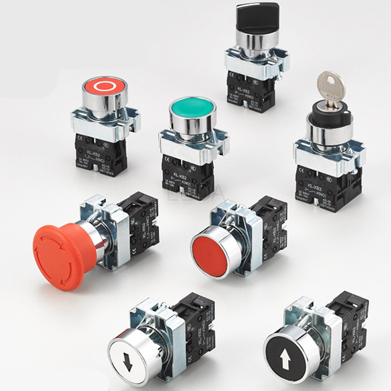 1 gab Pogas slēdzis Pašatiestatīšana Mazas sēņu galvas avārijas apturēšanas 22 mm kloķa taustiņš Iedarbināšanas ievilkšana Barošana ieslēgta XB2-BG21 XB2-BA31 XB2-BS54