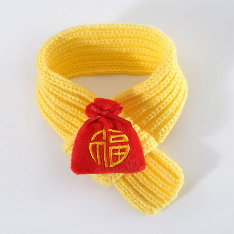 Jauka mājdzīvnieku ziemas svētības soma trikotāžas ar krūšu kaķa kakla lakatiņu. Izsmalcināts tērps