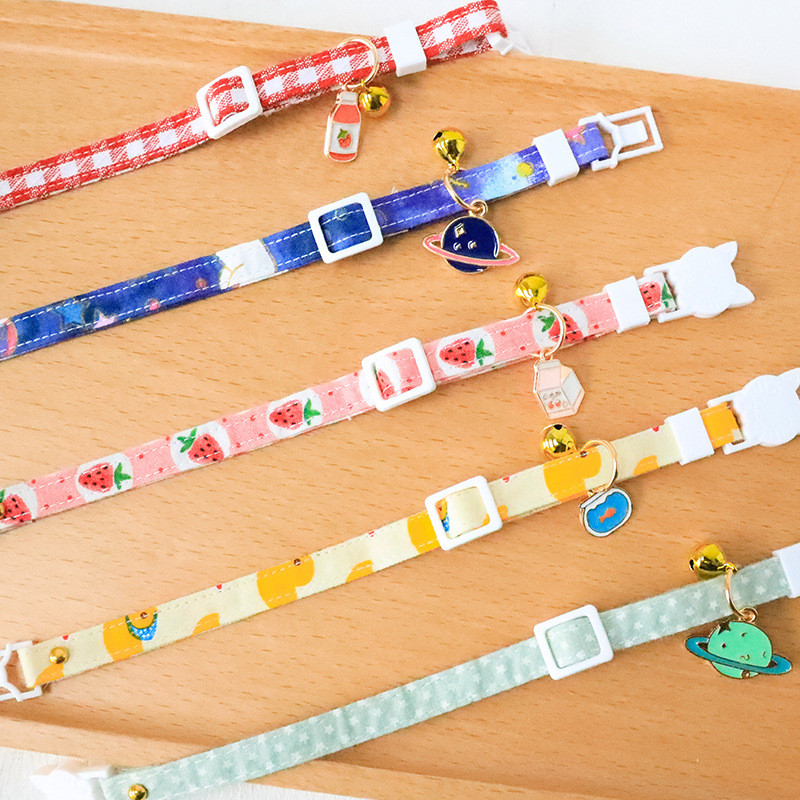 Mājdzīvnieku multfilma Modes kaklasiksna Kaķu rotaļu suns Zvanu saraksts Kaklarota Drošības sprādze Kakla apkārtmērs Mājdzīvnieku dekorēšanas piederumi