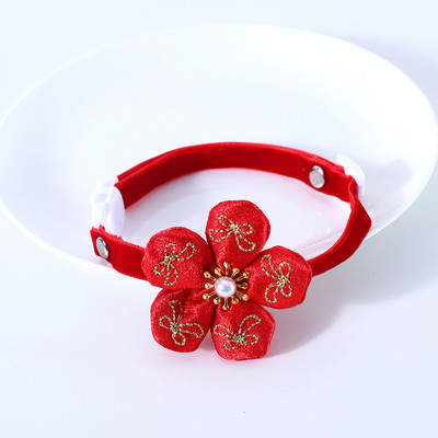 Mājdzīvnieki kaķu suņu kaklasiksnas samta Regulējama sarkana tauriņa kaklasaite ar zvana kulonu 2023. gada Jaunajam gadam mājdzīvnieku kaķu rotājumu kostīmu kaklarota