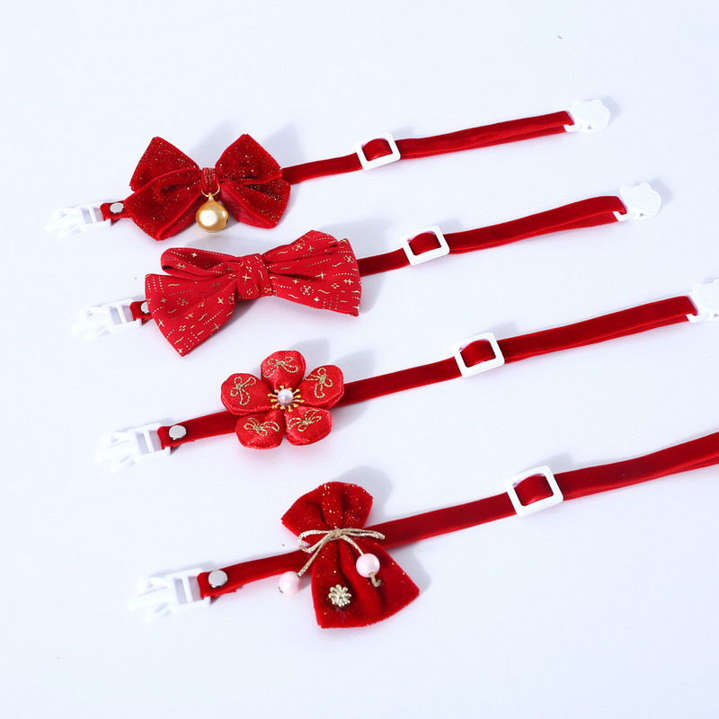 Mājdzīvnieki kaķu suņu kaklasiksnas samta Regulējama sarkana tauriņa kaklasaite ar zvana kulonu 2023. gada Jaunajam gadam mājdzīvnieku kaķu rotājumu kostīmu kaklarota