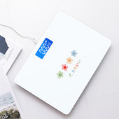 Karikatūra Paplašina cilvēka ķermeni Elektroniskie svari Sadzīves elektroniskie svari Četri mazi ziedu raksti, lai nosūtītu draudzenēm dāvanas