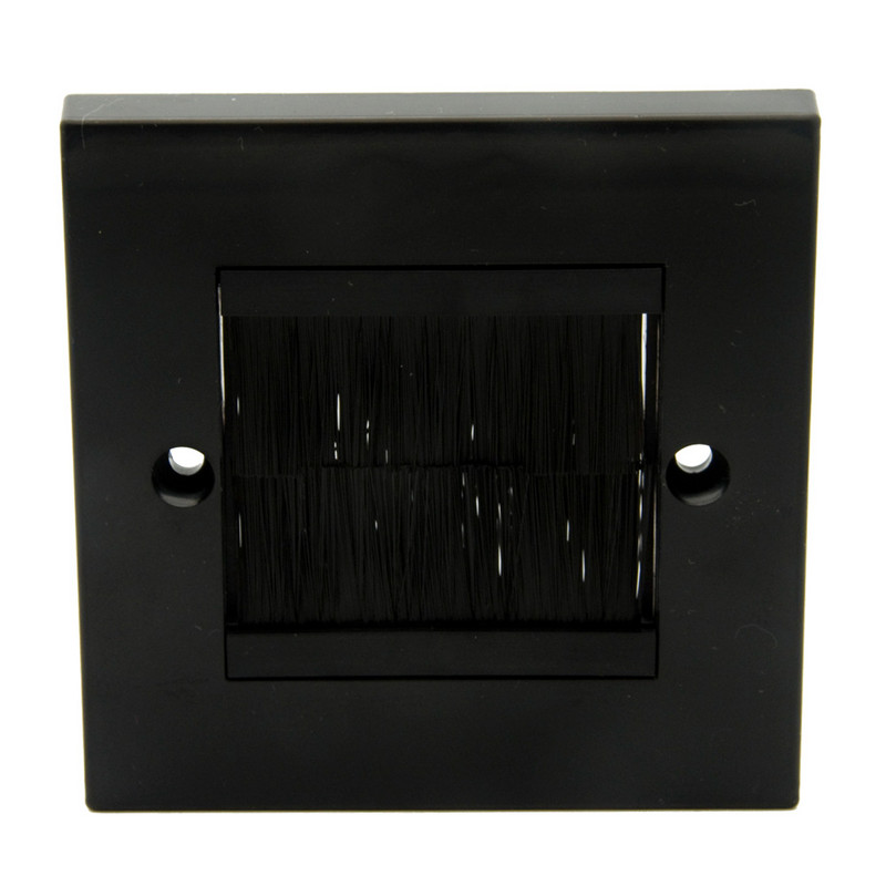 86 Niskonaponski audio video kabel UK stila prolazi kroz četkastu zidnu ploču bijele ili crne boje