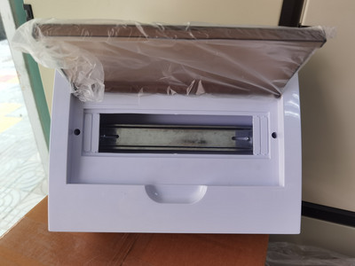 Bezmaksas piegāde Sadales skapis 4-36 stabu sadales paneļa elektriskā slēdža kārba ABS plastmasas MCB sadales kārba-TSM (skalošanas veids)