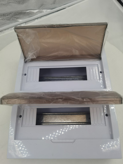 Bezmaksas piegāde Sadales skapis 4-36 stabu sadales paneļa elektriskā slēdža kārba ABS plastmasas MCB sadales kārba-TSM (skalošanas veids)