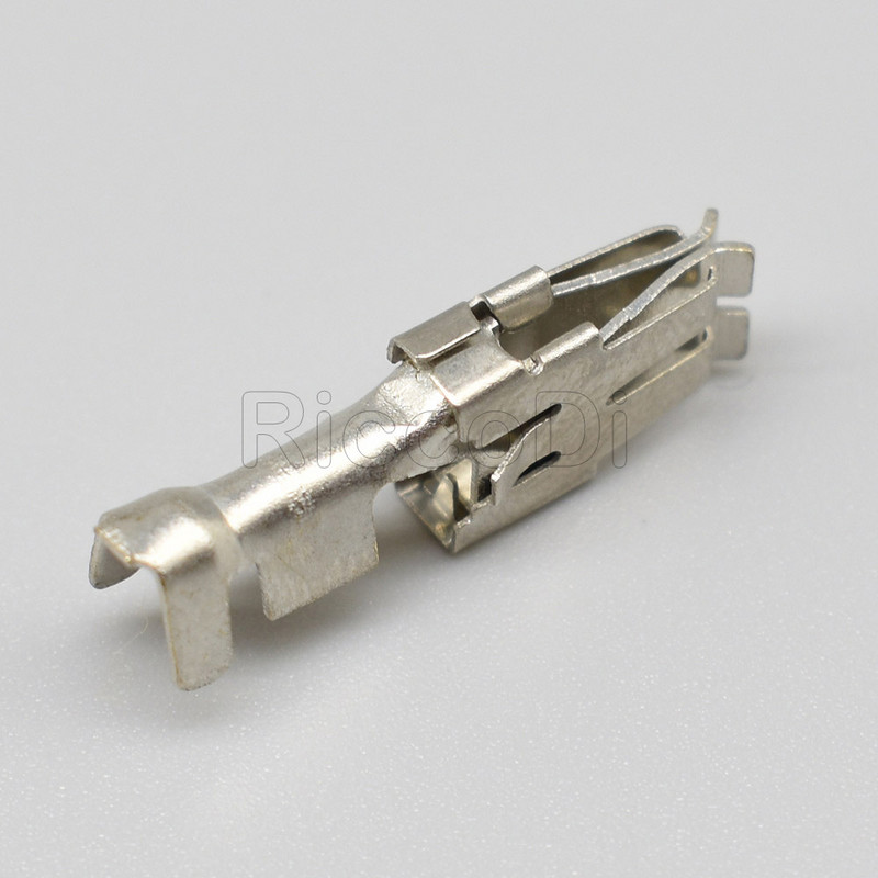 20/50 tk 6,3 mm seeria mootorsõidukite autode liitmikud juhtmeklemm Isoleerimata meessoost pressklemmid DJ6218B-E6.3B DJ6116-6,3C