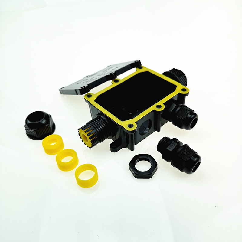 IP68 Vodootporna razvodna kutija za žice 2 puta 3 puta 6-12 mm konektorska uvodnica Električna 24 A 450 V zatvorena retardantna vanjska vodootporna kutija