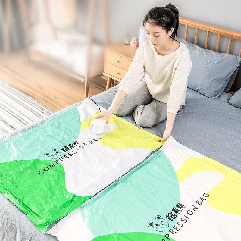 Višekratna vakuumska vrećica i navlaka za pumpu za odjeću. Velika kompresirana plastična prazna vrećica. Spremnik za pohranu pribora za putovanja.