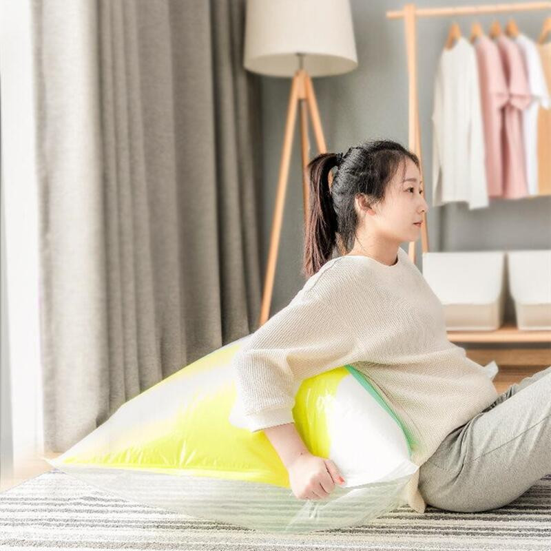 Višekratna vakuumska vrećica i navlaka za pumpu za odjeću. Velika kompresirana plastična prazna vrećica. Spremnik za pohranu pribora za putovanja.