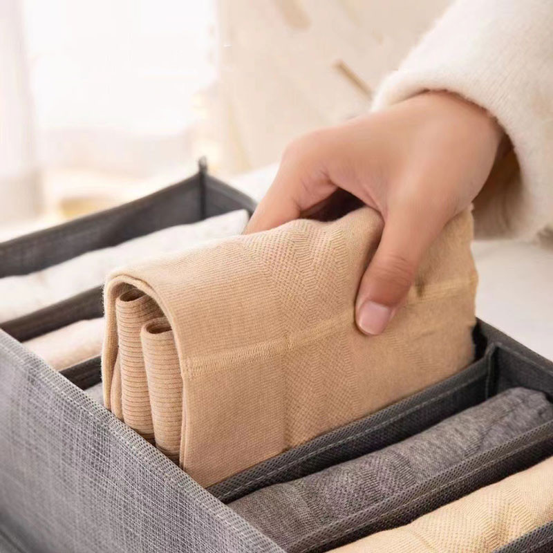 Spintos Drabužiai Tvarkykla Kelnės Džinsai Dėžutė Spinta Spintelė Stalčiai Organizatoriai Apatiniai rūbai Liemenėlės Kojinės Artefaktų skyrius