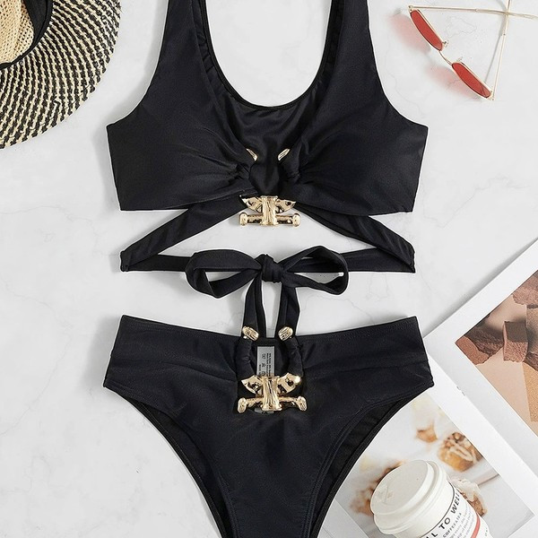 Moderan ženski dvodijelni kupaći kostim visokog struka