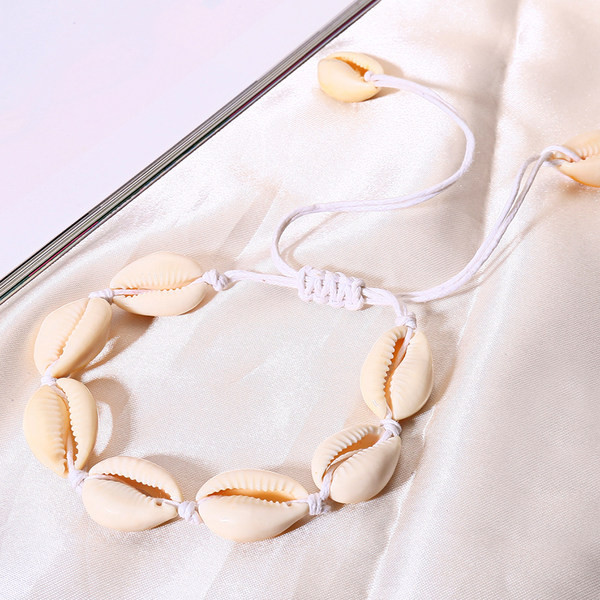 Podesiva ženska narukvica sa školjkama