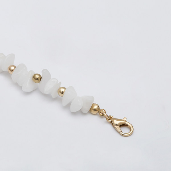 Ležerna ženska ogrlica sa kamenčićima