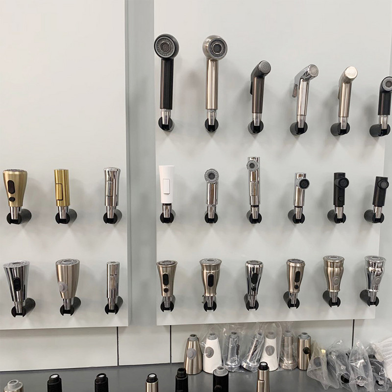 Universalus G1/2 virtuvės maišytuvas Purškimo galvutės keitimas Ištraukiamas purškiamas dušo antgalis 2 vandens keliai Vonios kriauklės čiaupo maišytuvo priedas