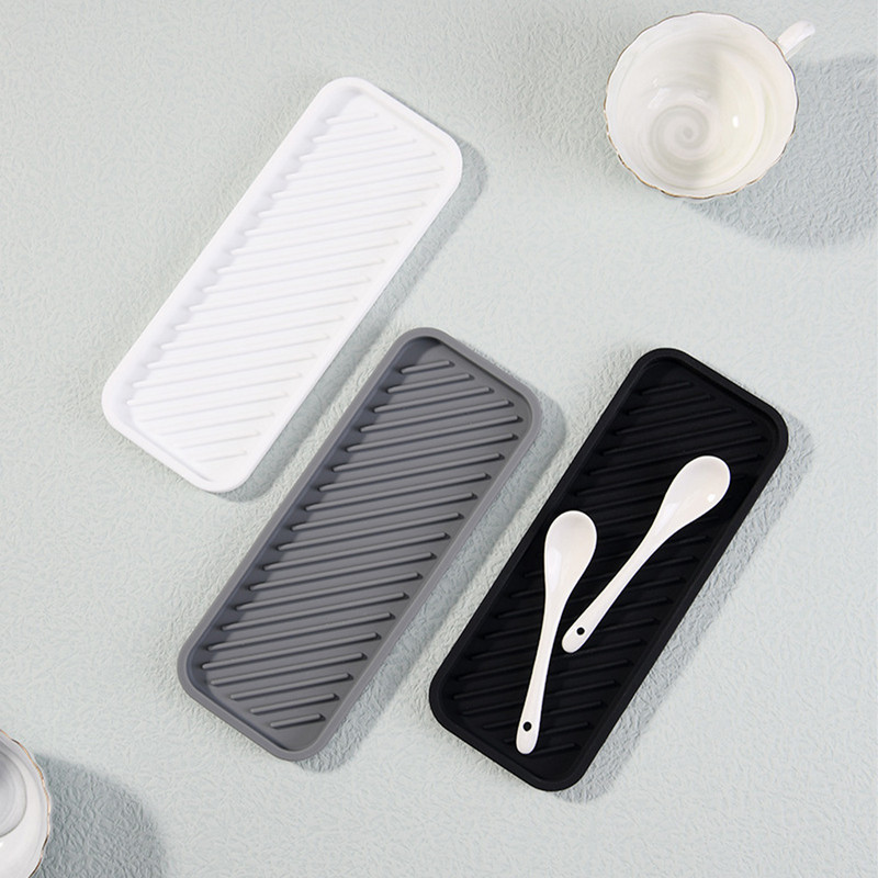 Drenāžas paliktnis, silikona karstumizturīgs galda trauks, ūdens krūze, žāvēšanas paklājiņš, atkārtoti lietojams drenāžas paplātes aizsargs balts