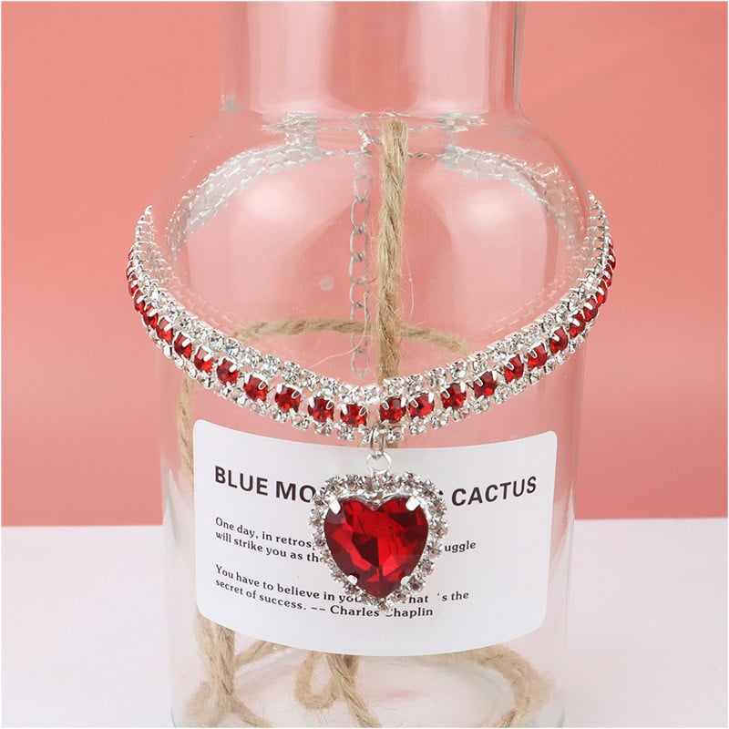 Suņa spīdīga Rhinestone kaklasiksna Kaķa sirds Dimanta Rotaslietas Kaklarota Mājdzīvnieks Bling Princeses kaklasiksna kucēnu piederumi Čivavas aksesuāri