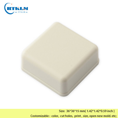 Mala električna razvodna kutija Prilagođeno plastično kućište Električno kućište ABS plastika Projektne kutije za instrumente 36*36*15 mm