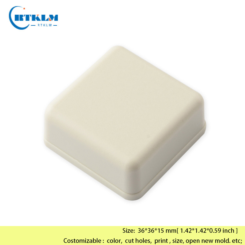 Mala električna razvodna kutija Prilagođeno plastično kućište Električno kućište ABS plastika Projektne kutije za instrumente 36*36*15 mm