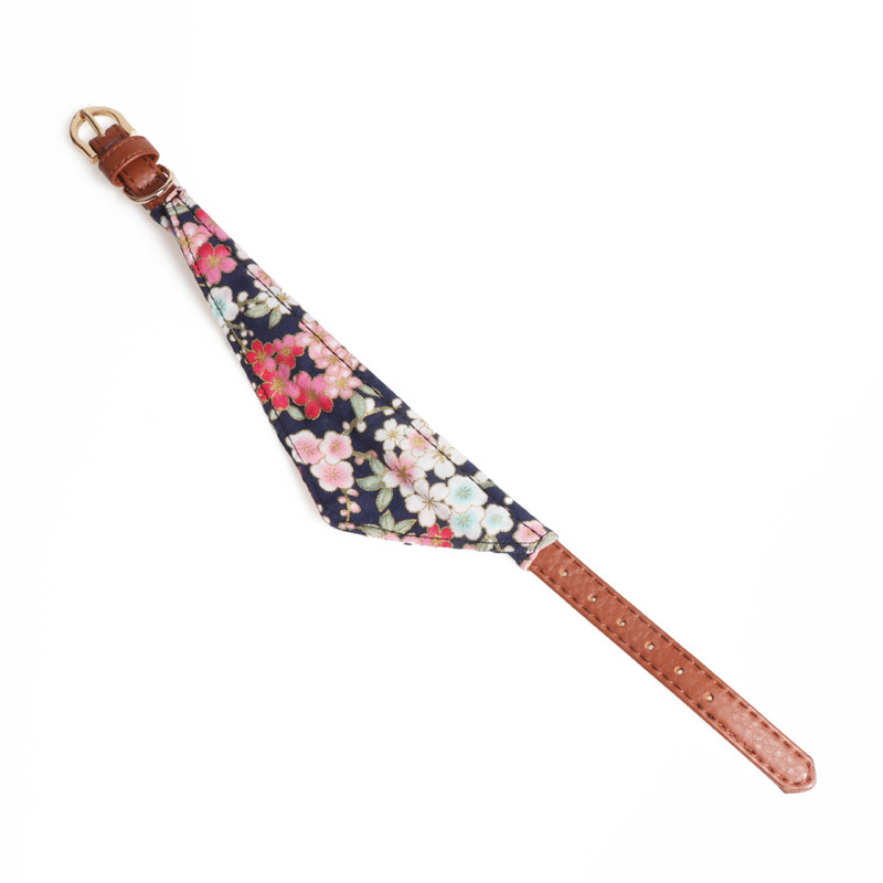 traka za šapu PU kožna ogrlica za pse s mašnom i cvjetnim printom Ogrlica s povodcem za male pse Bandana povodac za hodanje kućnih ljubimaca na otvorenom