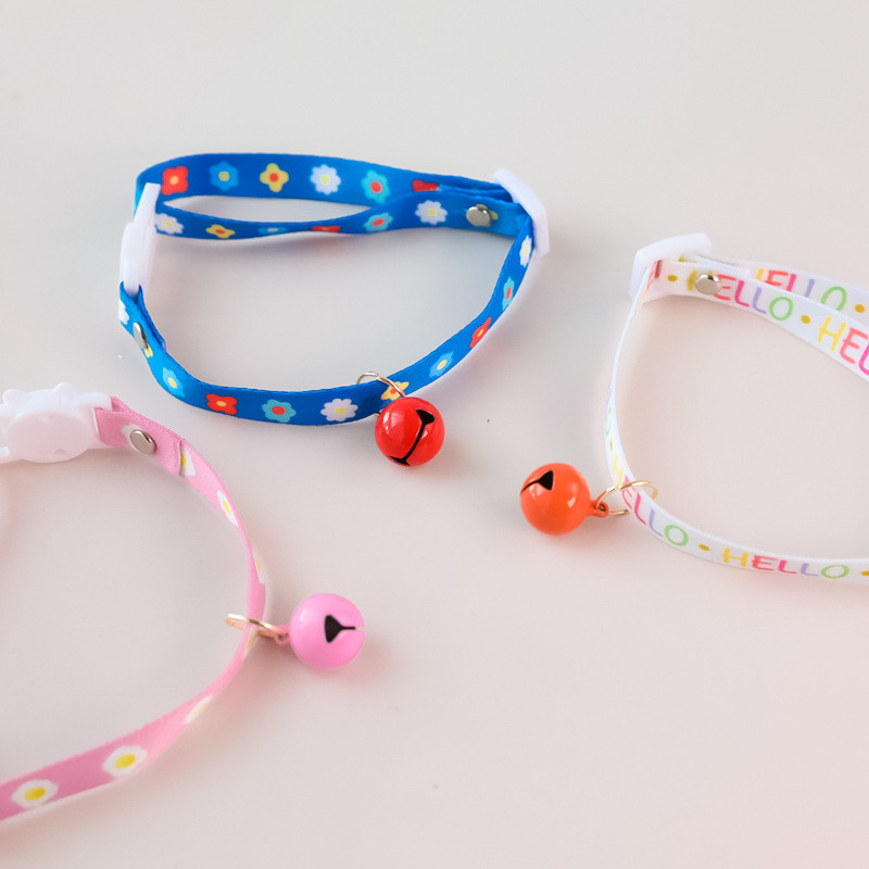 Mājdzīvnieku piederumi Krāsains identifikācijas kakla siksna kaķis suns zvans drošības sprādze nolauzti ziedi svaigi mīksta mājdzīvnieku kaklasiksna mājdzīvnieku kopšanas rīks