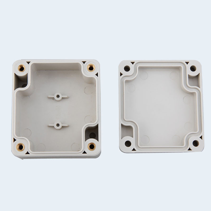 Plastmasas elektroniskā ūdensnecaurlaidīgā pogu kārba Maza invertora moduļa noslēgta kastes instrumenta korpuss 65 * 59 * 35 mm