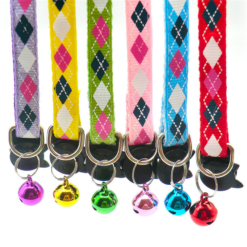 Jauna mājdzīvnieka kaķa kaklasiksna ar regulējamu zvaniņu 1.0 drošības sprādzes kaķa kakla siksna, kas piemērota kaķēniem un suņiem, mājdzīvnieku piederumi