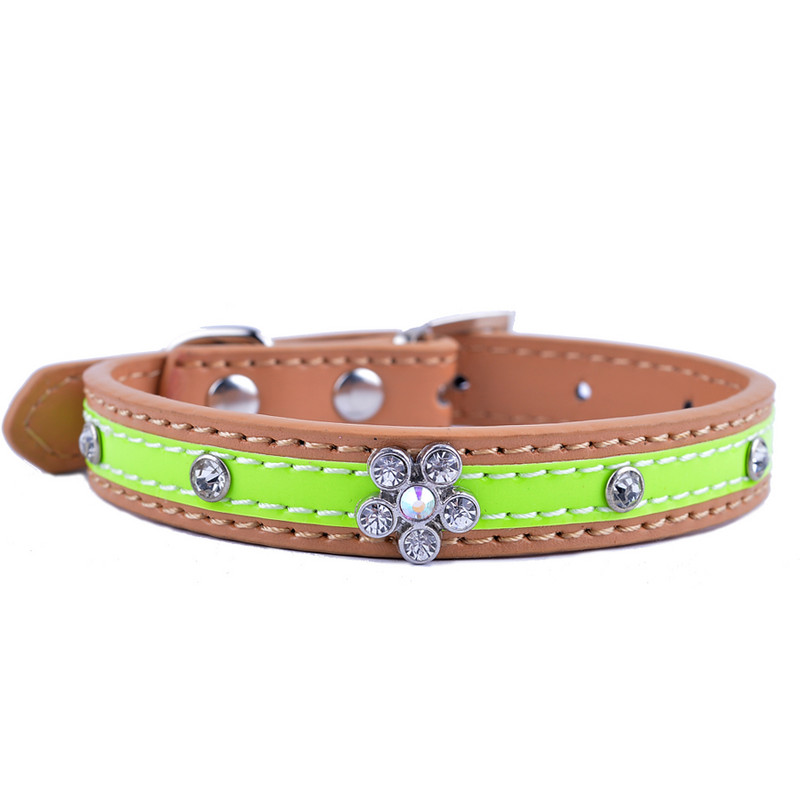 Radītas suņu kaklasiksnas Rhinestones suņu aksesuāri PU ādas kaklasiksnas maziem suņiem Čivavas kucēnu mājdzīvnieku piederumi Sarkanā zelta krāsās