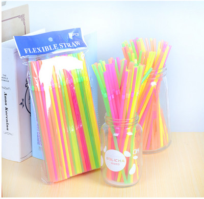 100 vnt. Plastikiniai geriamieji šiaudeliai Spalvingi meno ilgi, lankstūs vestuvių vakarėlių reikmenys Plastikiniai geriamieji šiaudeliai Virtuvės aksesuarai